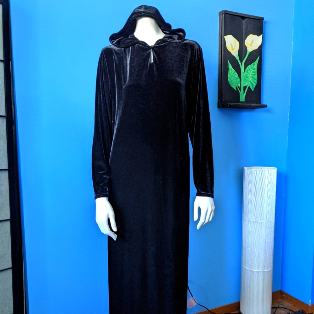 Vintage black hooded long sleeve dress